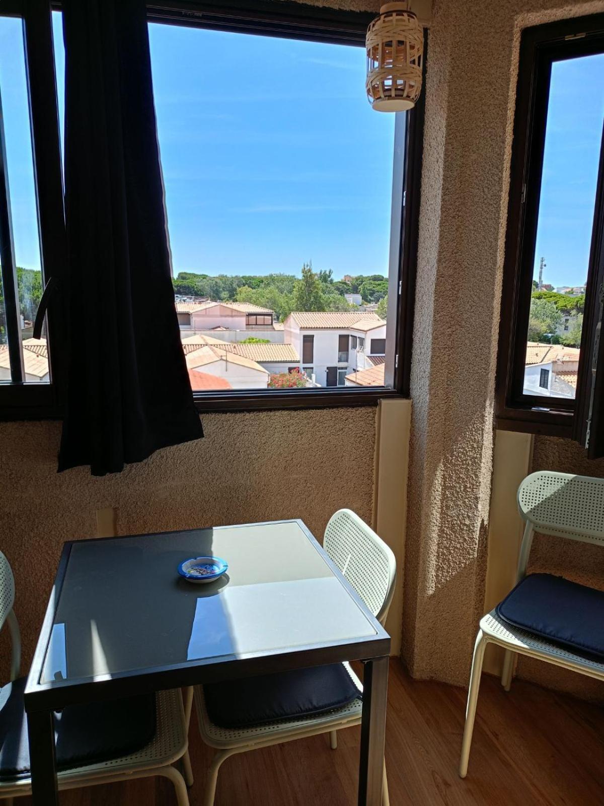 Chic Appartement 4 Personnes Лёкат Экстерьер фото
